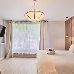 Superb Parisian Suite-Pere Lachaise