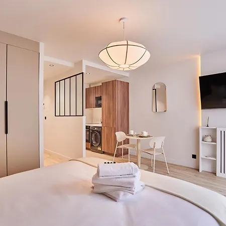 Superb Parisian Suite-pere Lachaise * Parigi